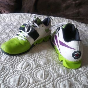 Reebok neon green and white leather sneakers in size 7.